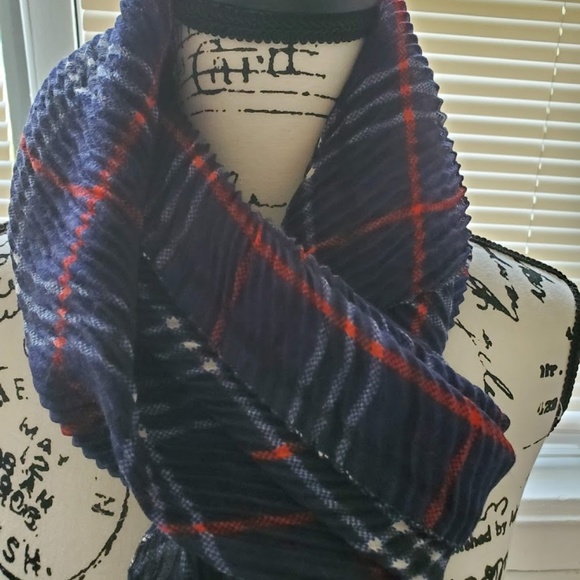 NWOT Fall Navy Blue Scarf - Picture 3 of 7